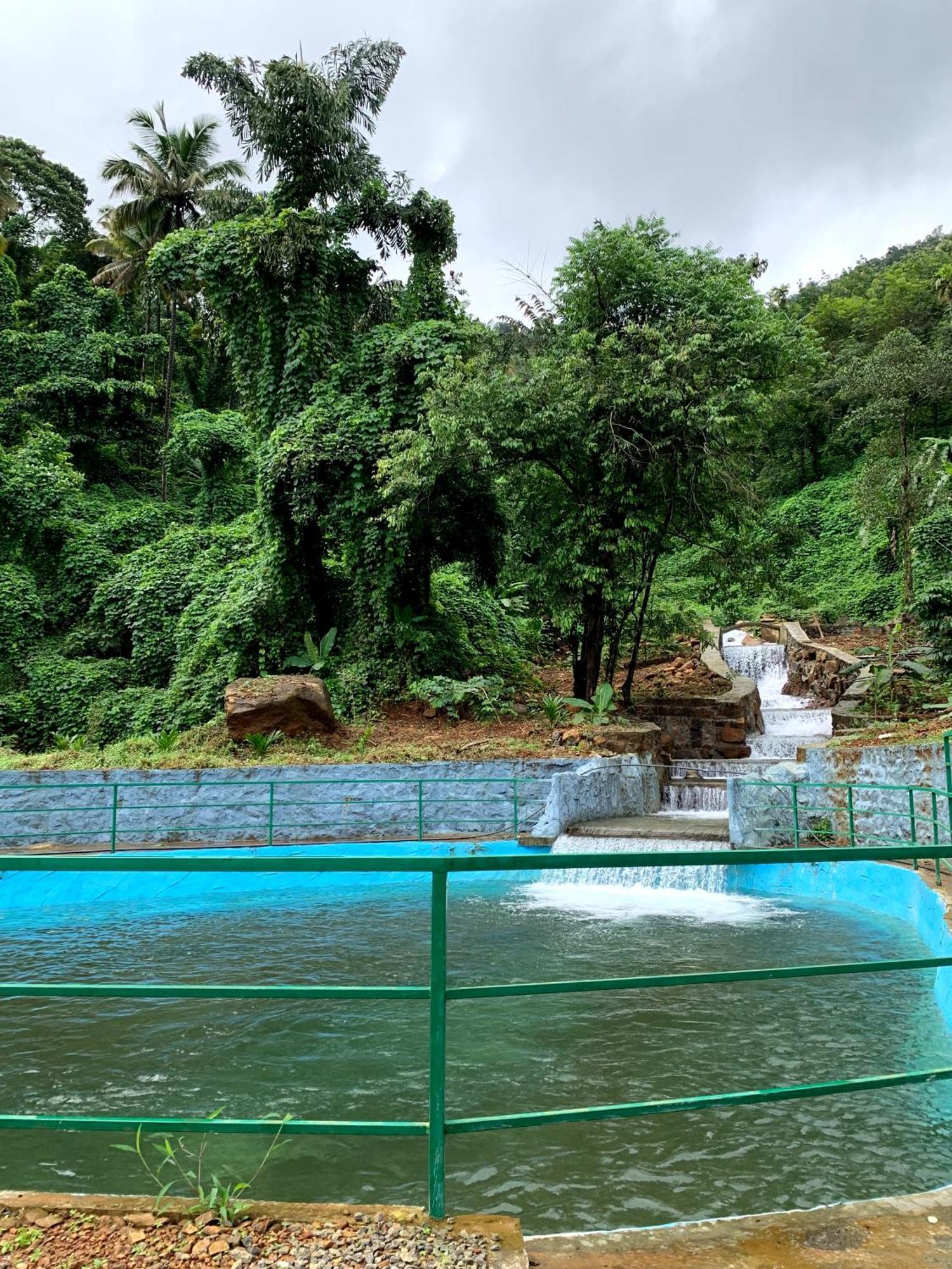 Royal Mount Inn Resorts Paithalmala Esterno foto