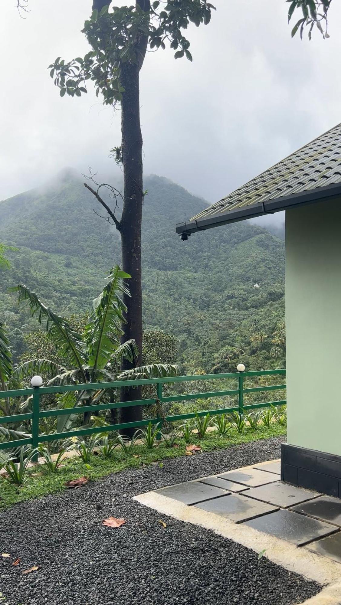 Royal Mount Inn Resorts Paithalmala Esterno foto